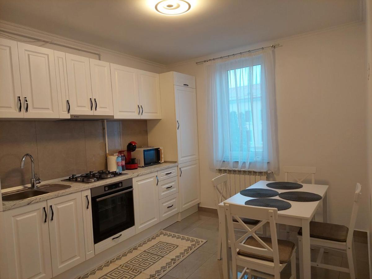 Trandafirului Residence Central سوتْشافا المظهر الخارجي الصورة